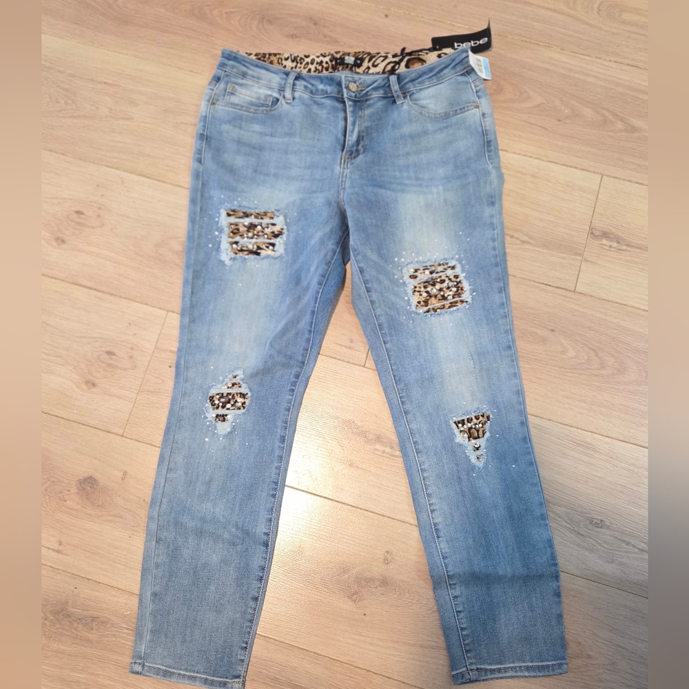 Bebe Vintage leopard patch crop jeans Sz 31/26